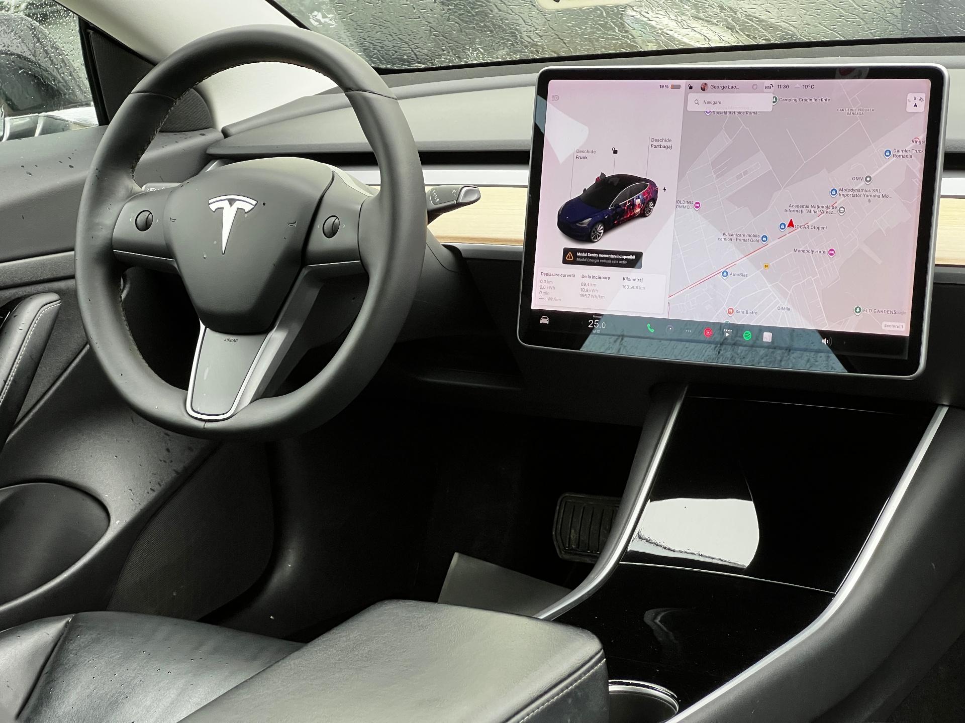 Tesla-Model 3