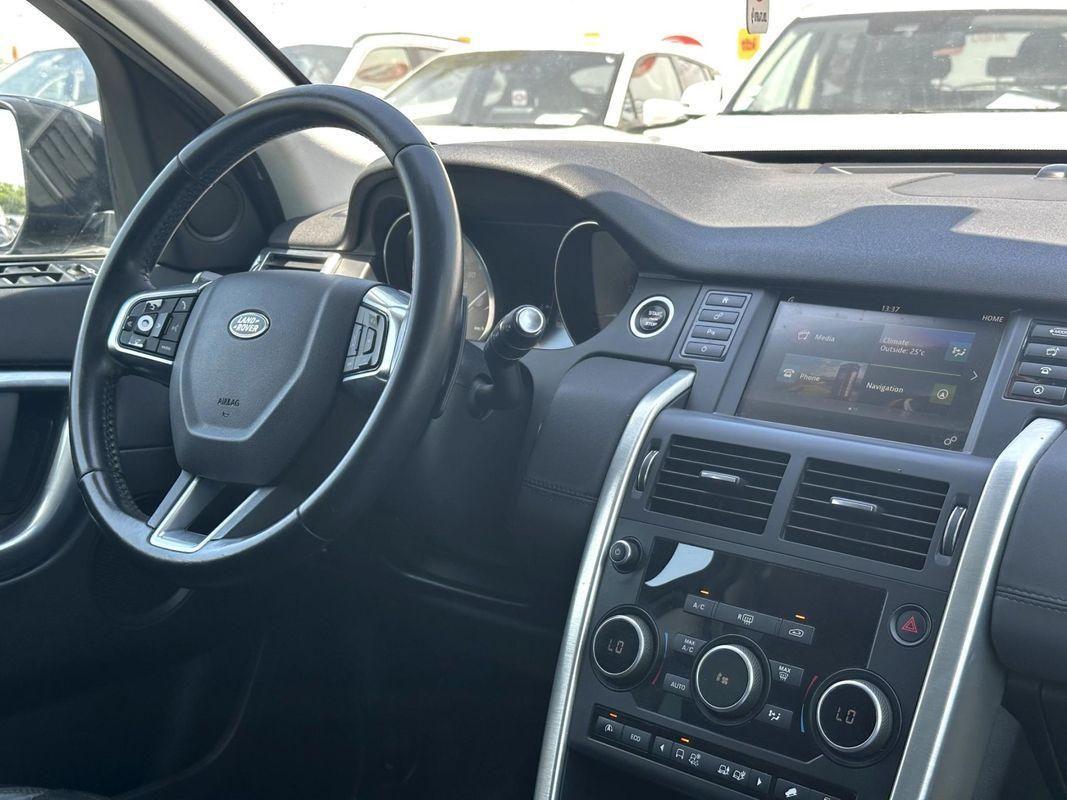 Land Rover-Discovery Sport