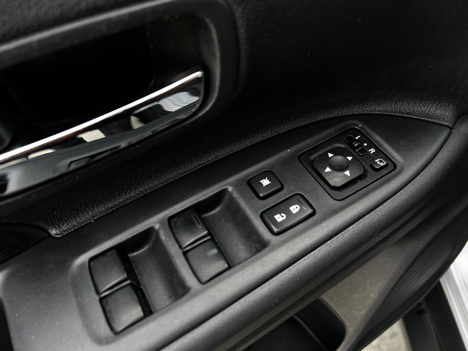 Mitsubishi-Outlander