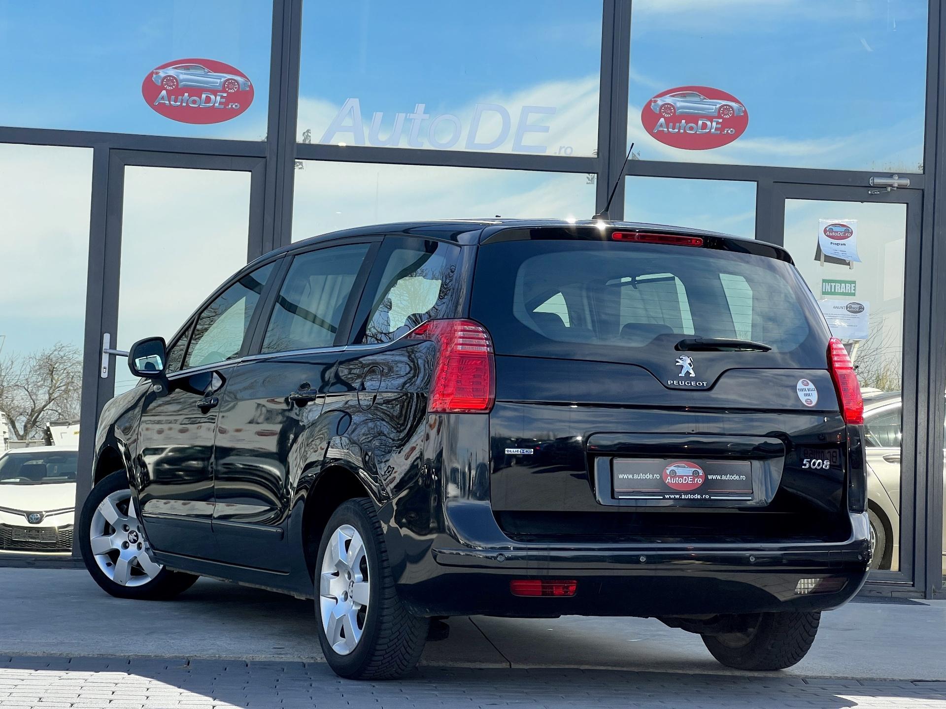 Peugeot-5008