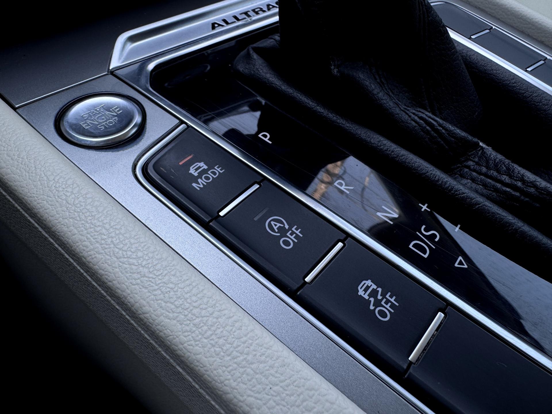 Volkswagen-Passat Alltrack