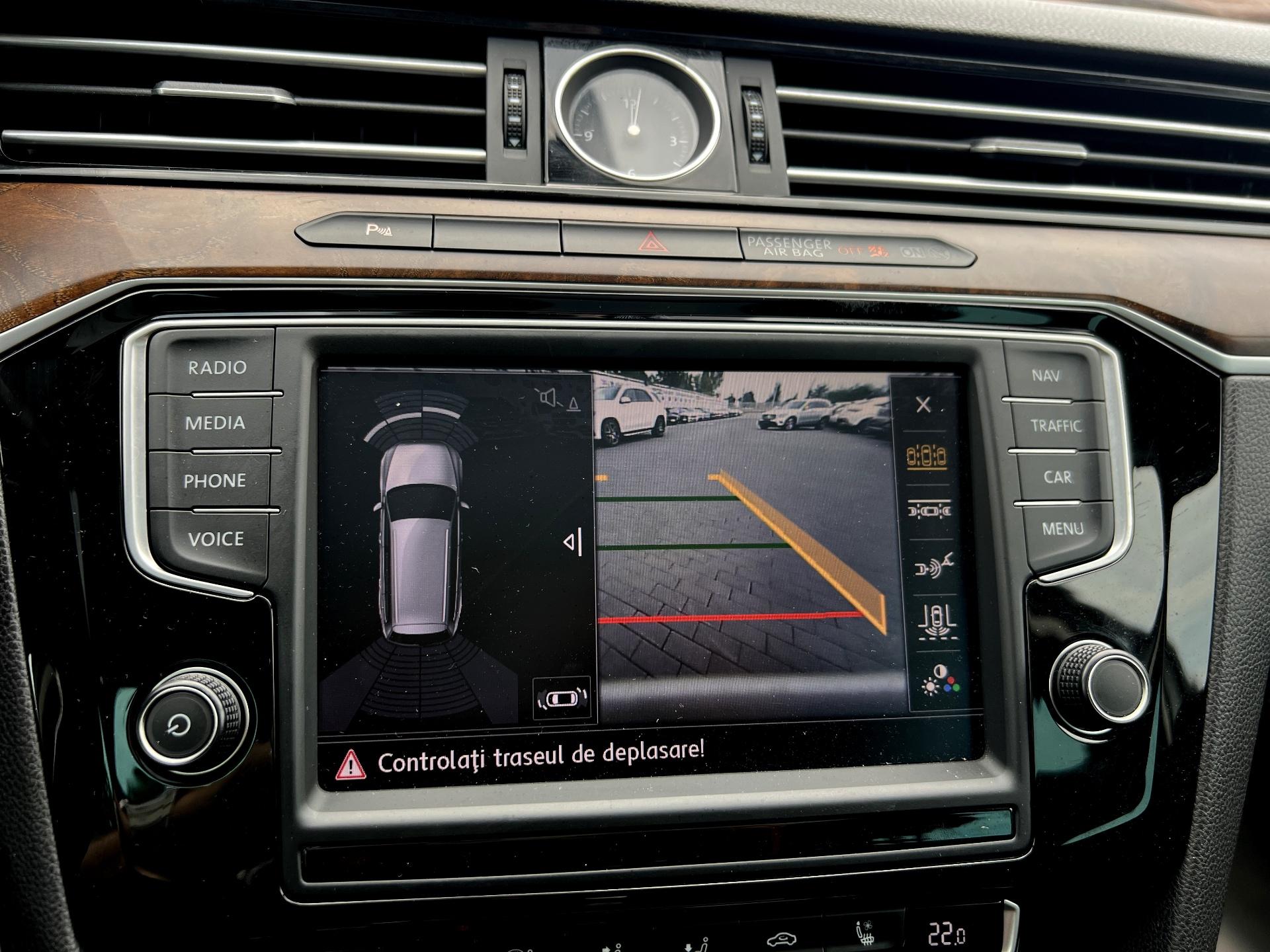 Volkswagen-Passat Alltrack