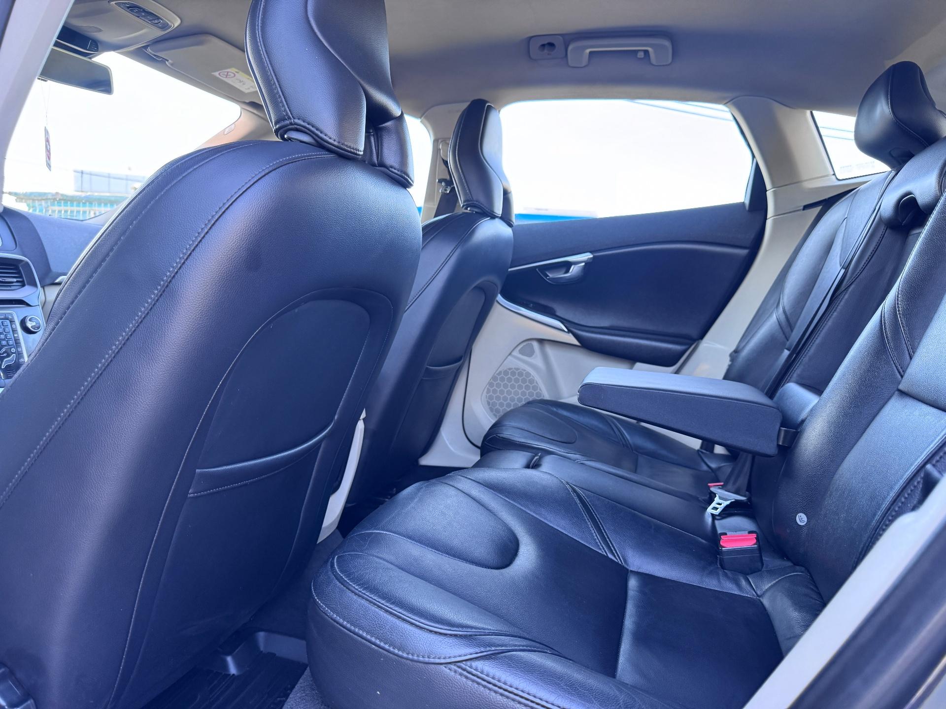 Volvo-V40