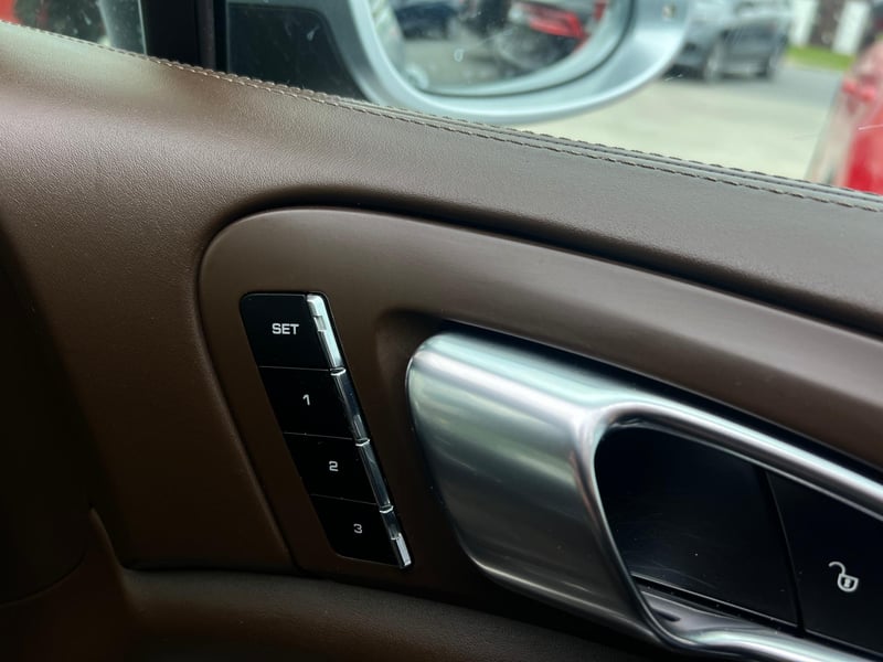 Car Thumb