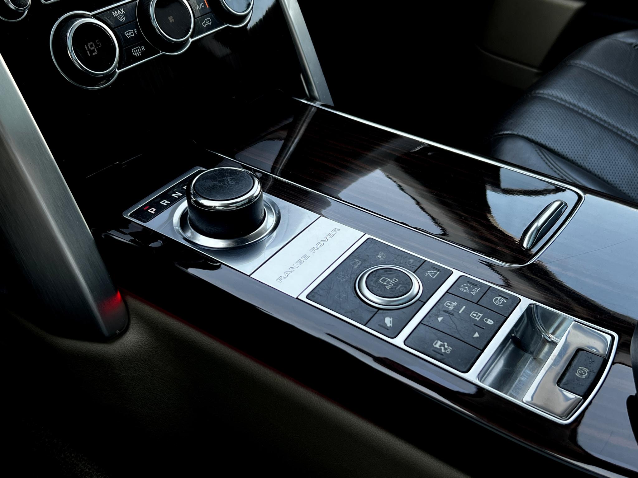 Land Rover-Range Rover Vogue