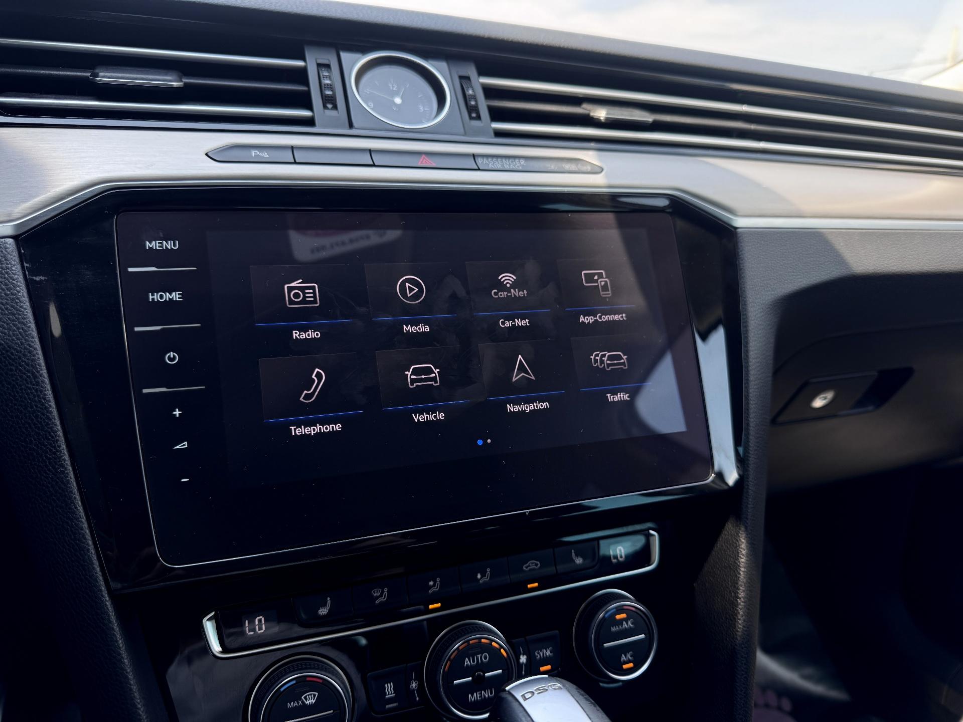 Volkswagen-Passat Alltrack
