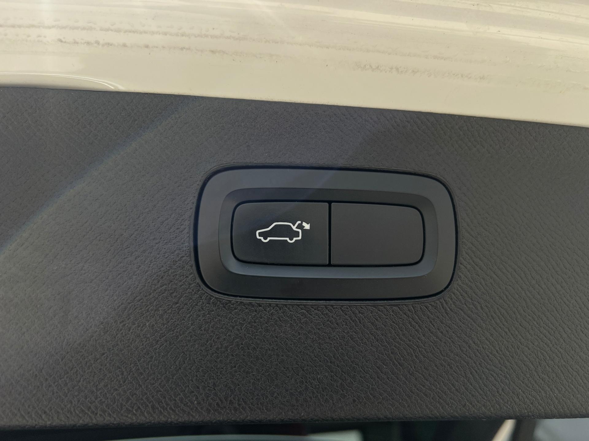 Volvo-XC 90