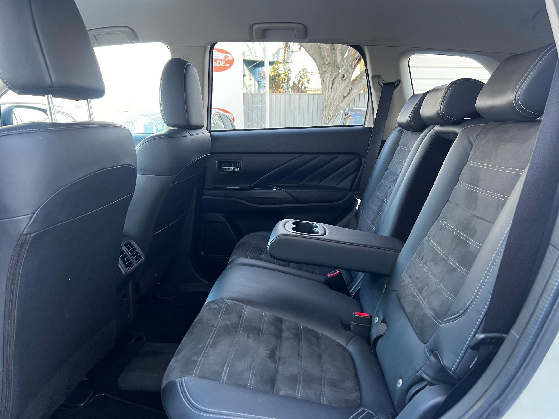 Mitsubishi-Outlander