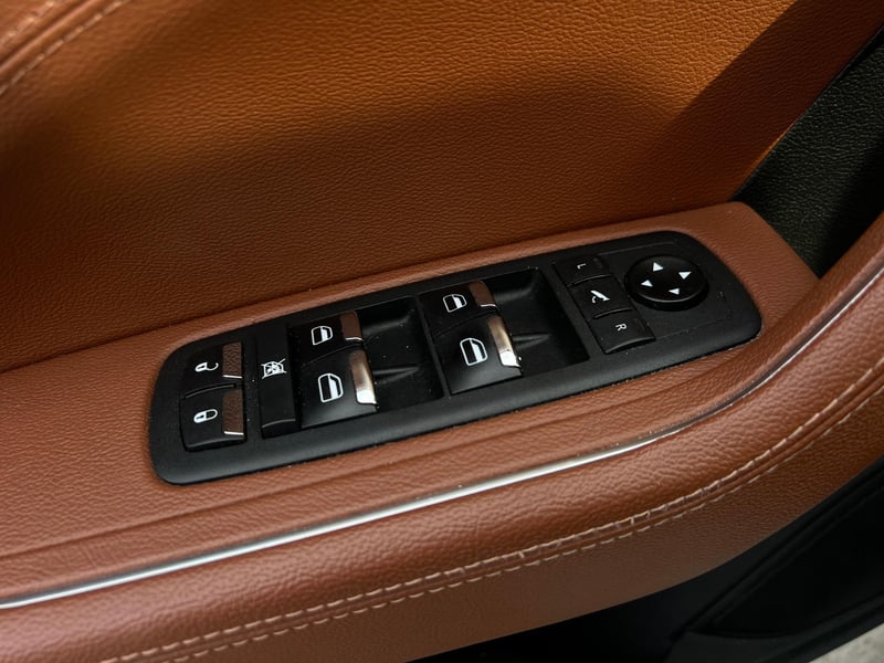 Car Thumb