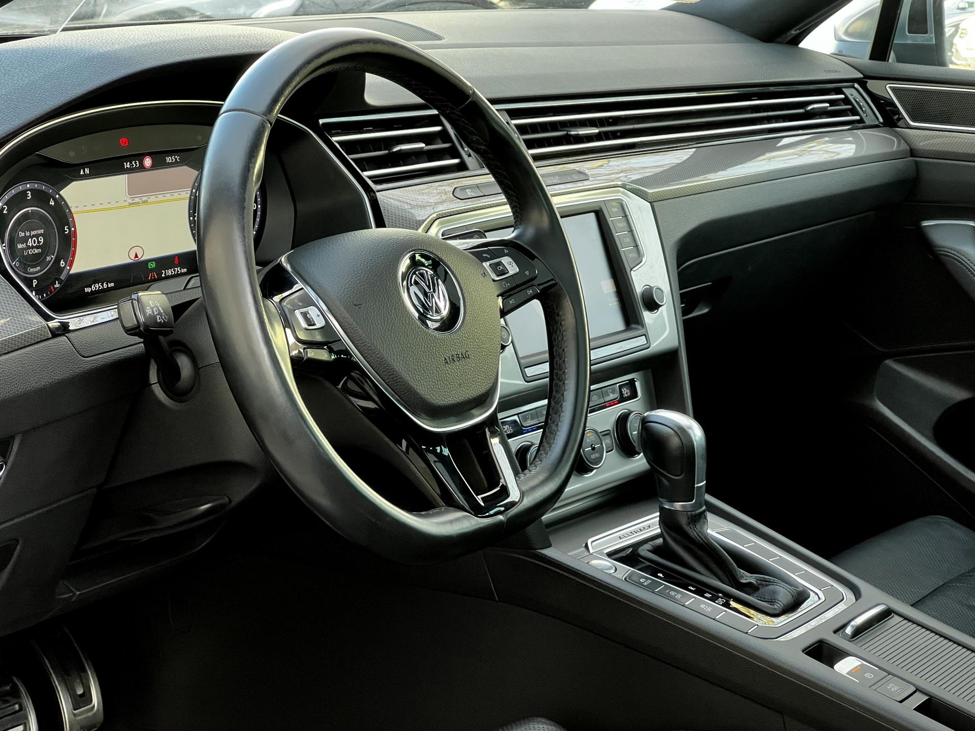 Volkswagen-Passat Alltrack