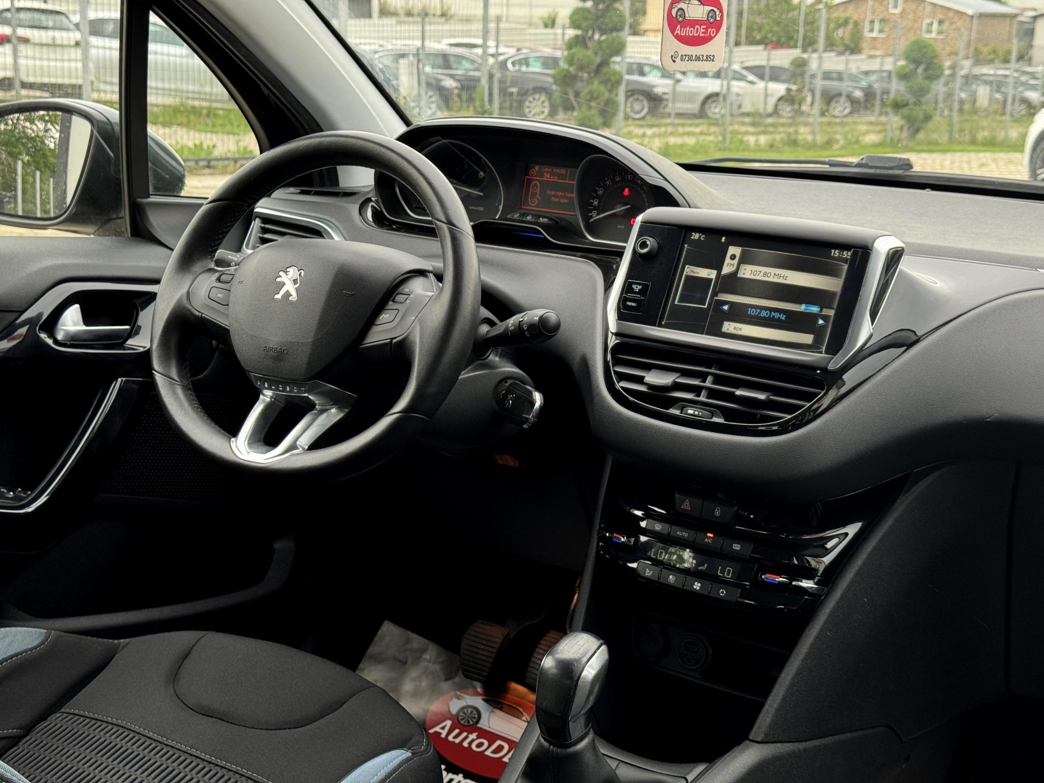 Peugeot-208