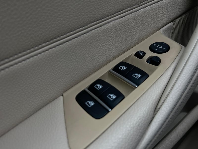 Car Thumb