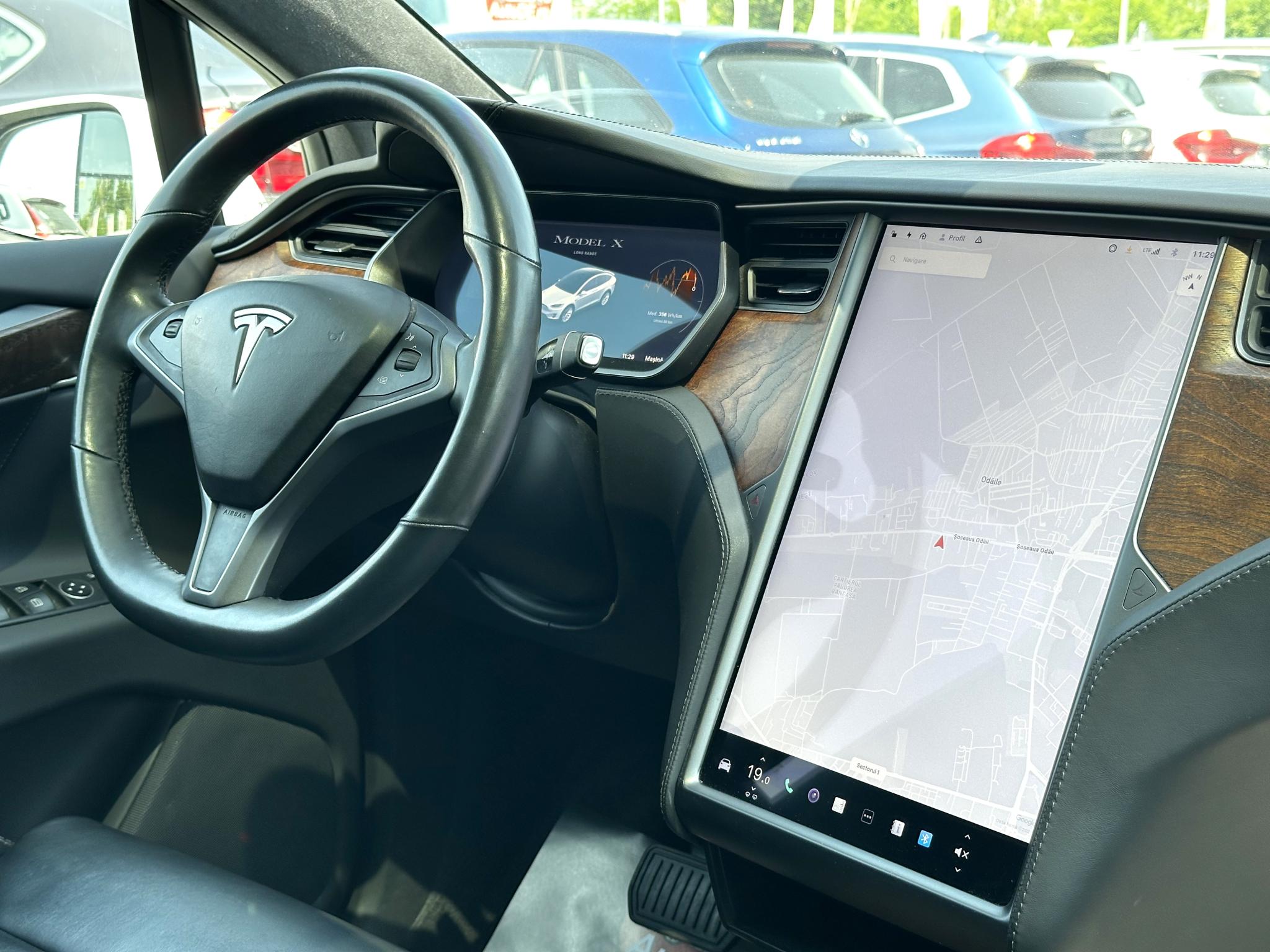 Tesla-Model X