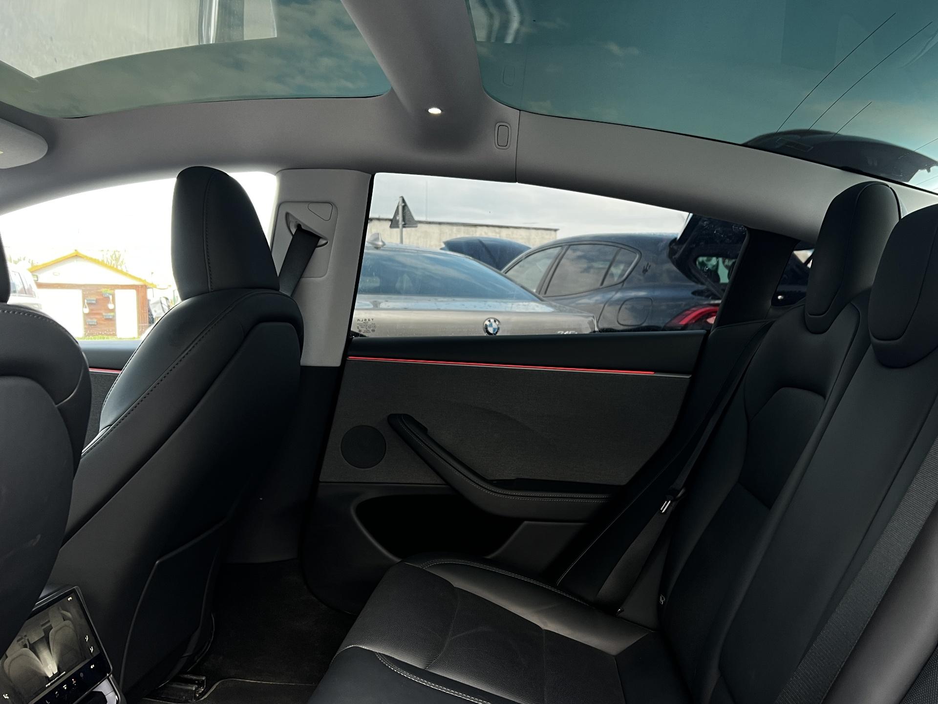 Tesla-Model 3