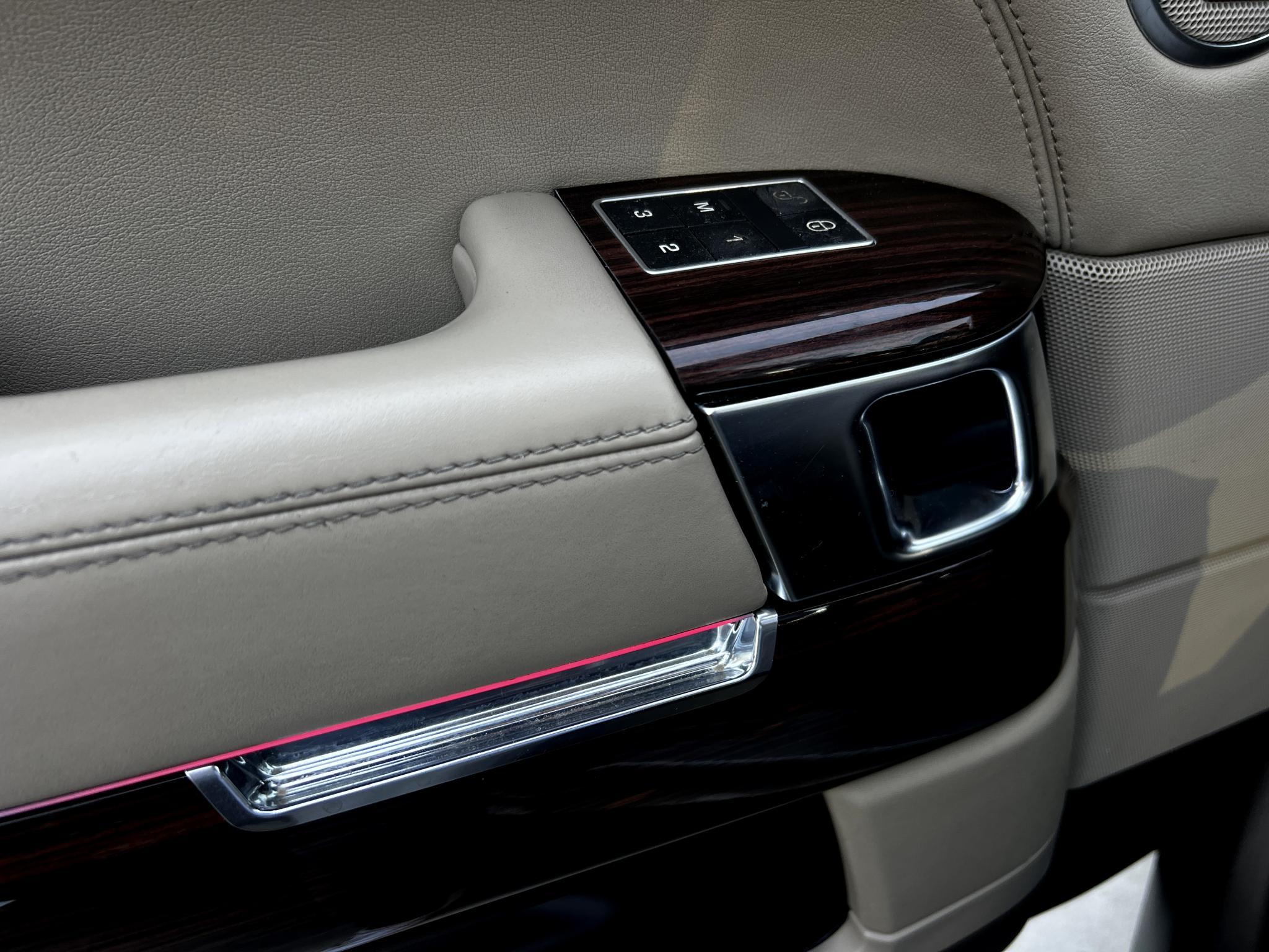 Land Rover-Range Rover Vogue