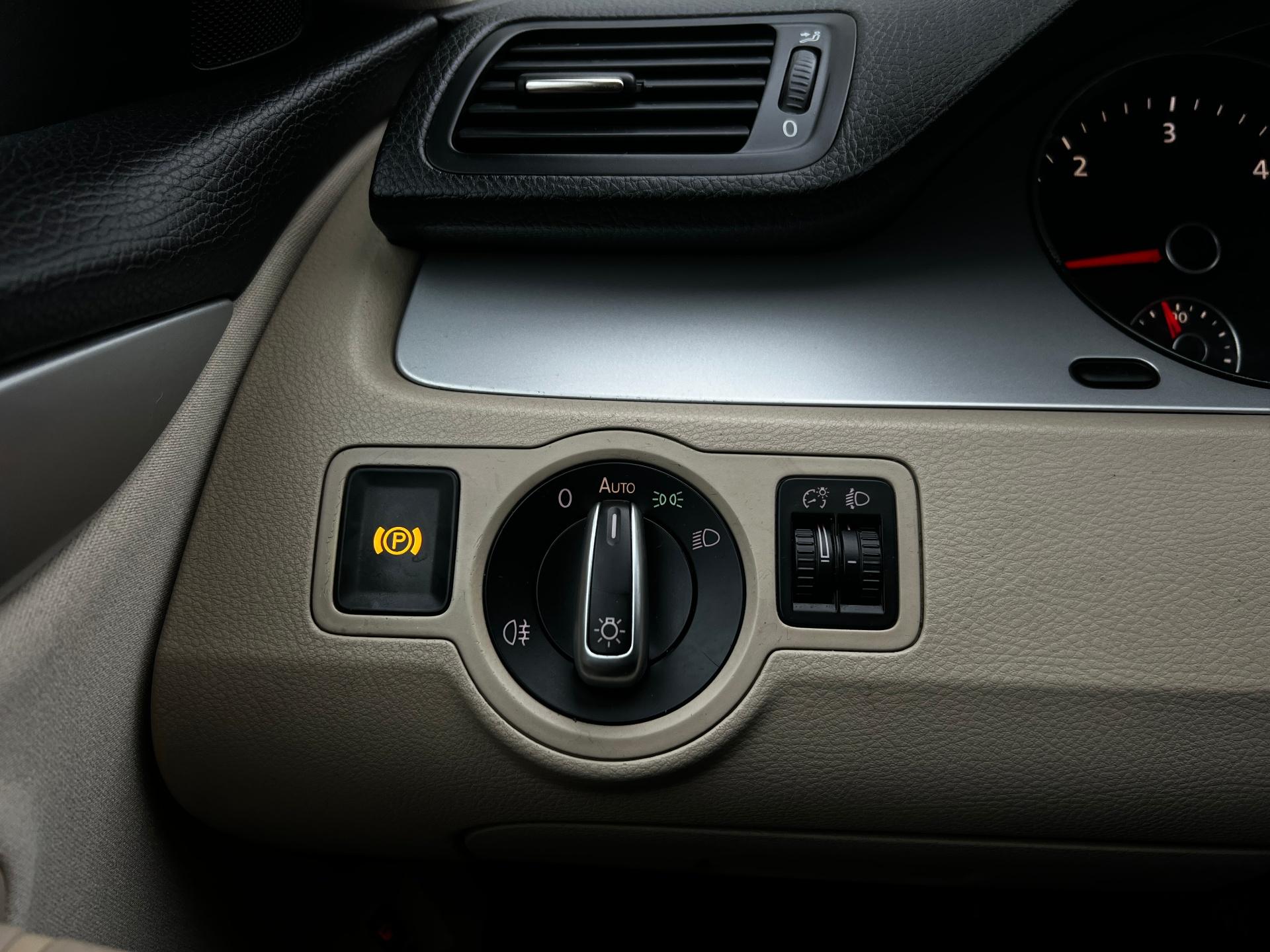 Volkswagen-Passat CC