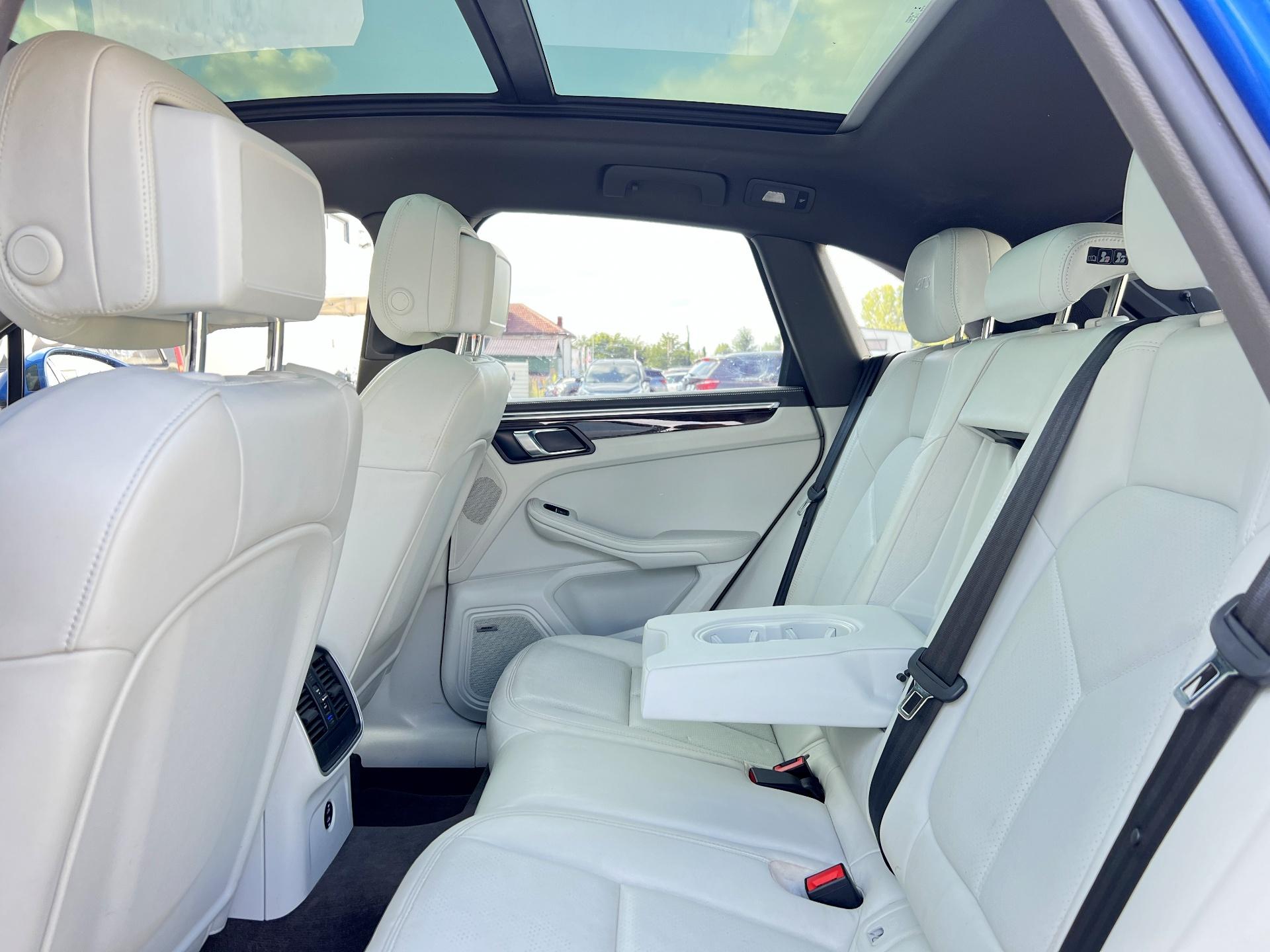 Porsche-Macan