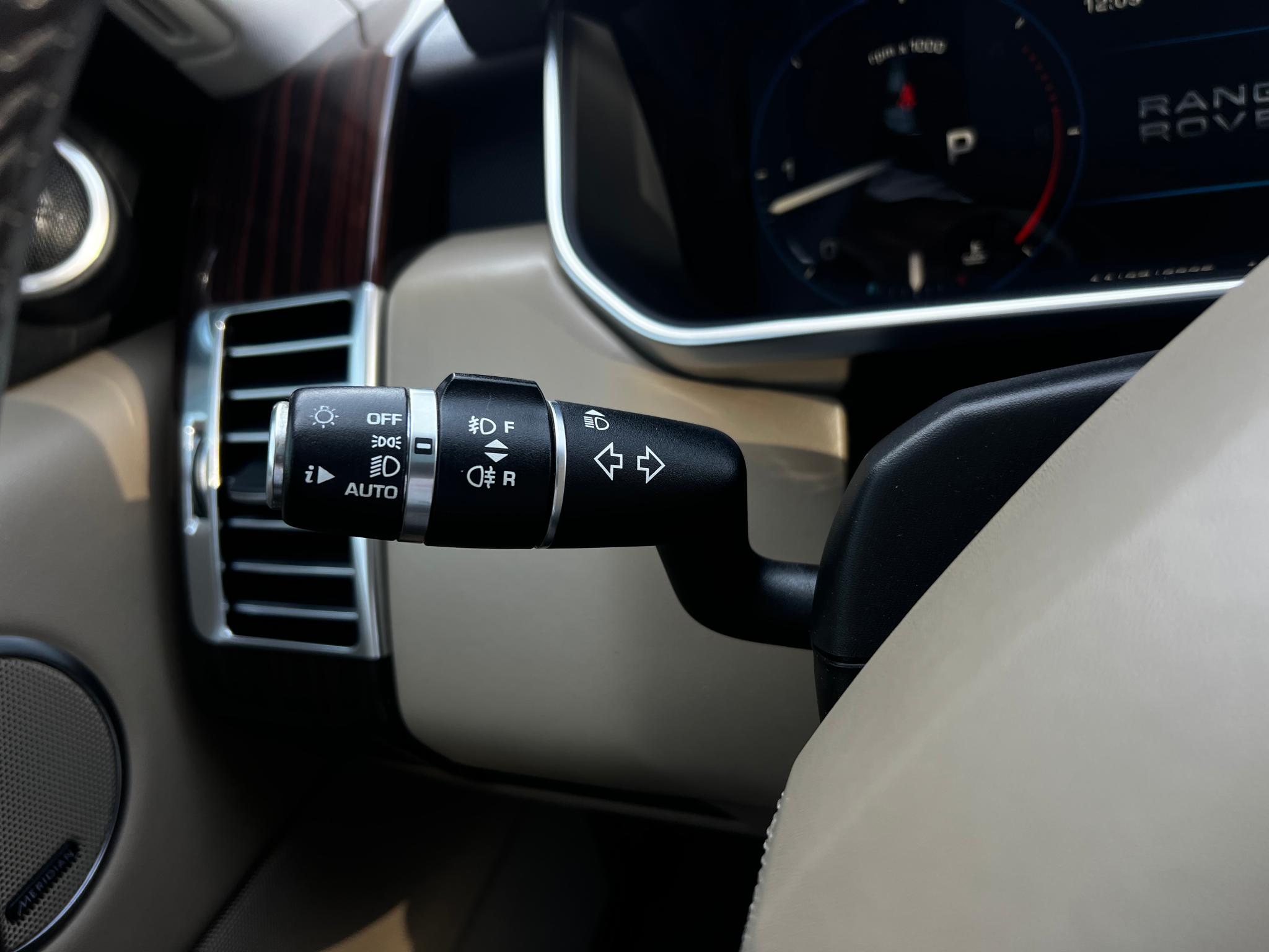 Land Rover-Range Rover Vogue