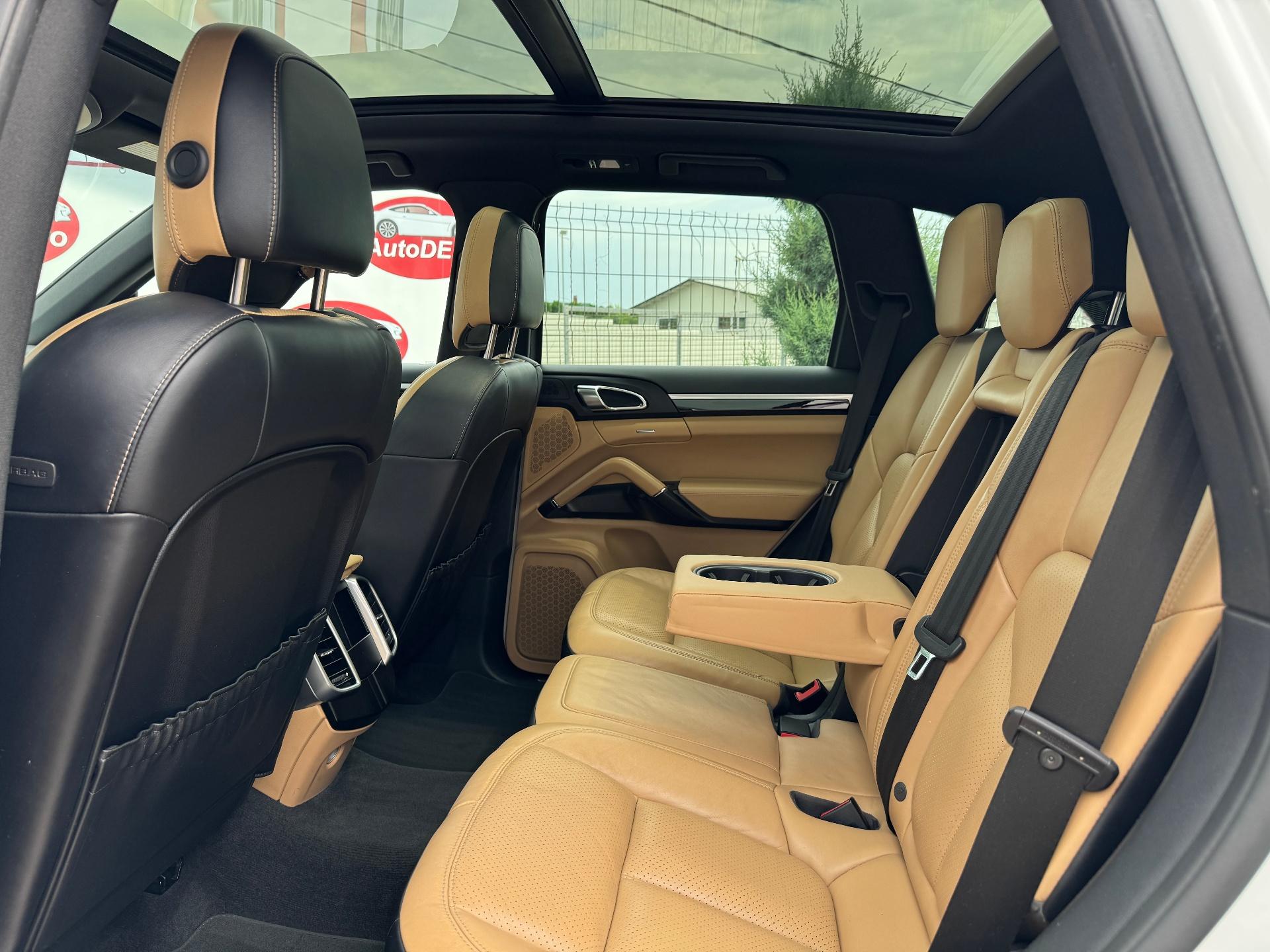 Porsche-Cayenne