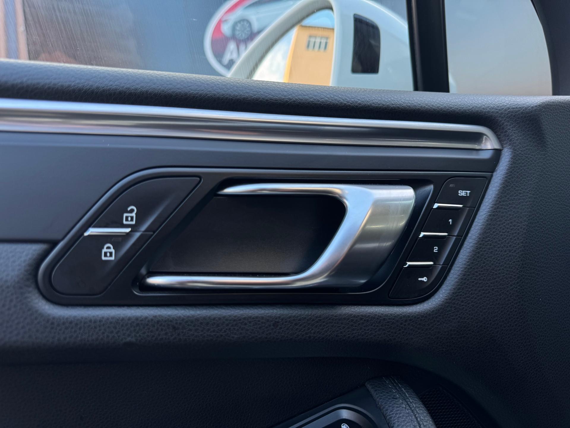 Porsche-Macan