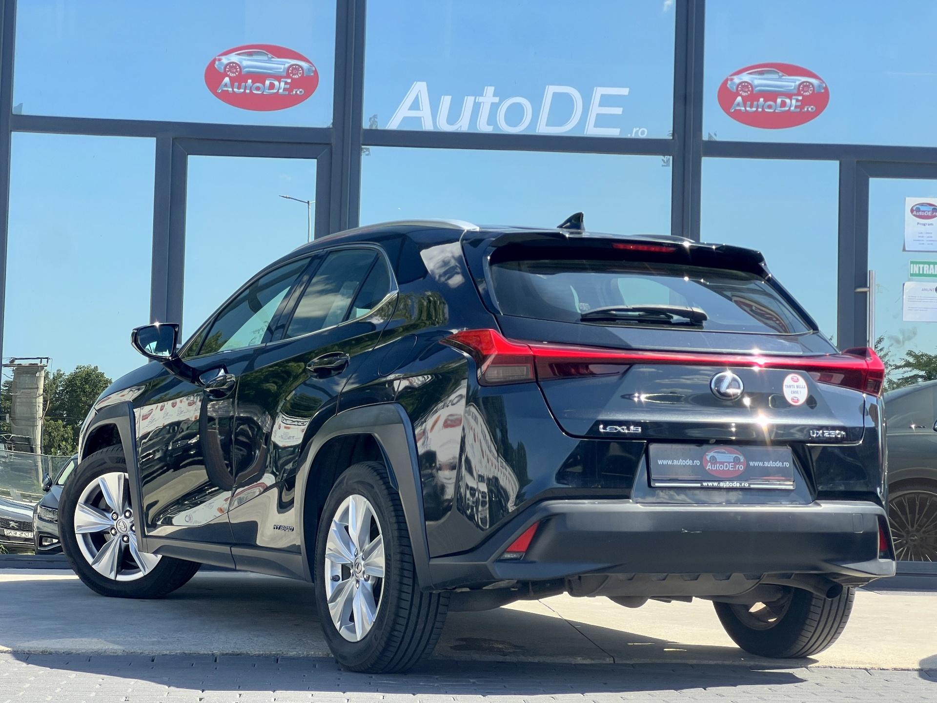 Lexus-UX