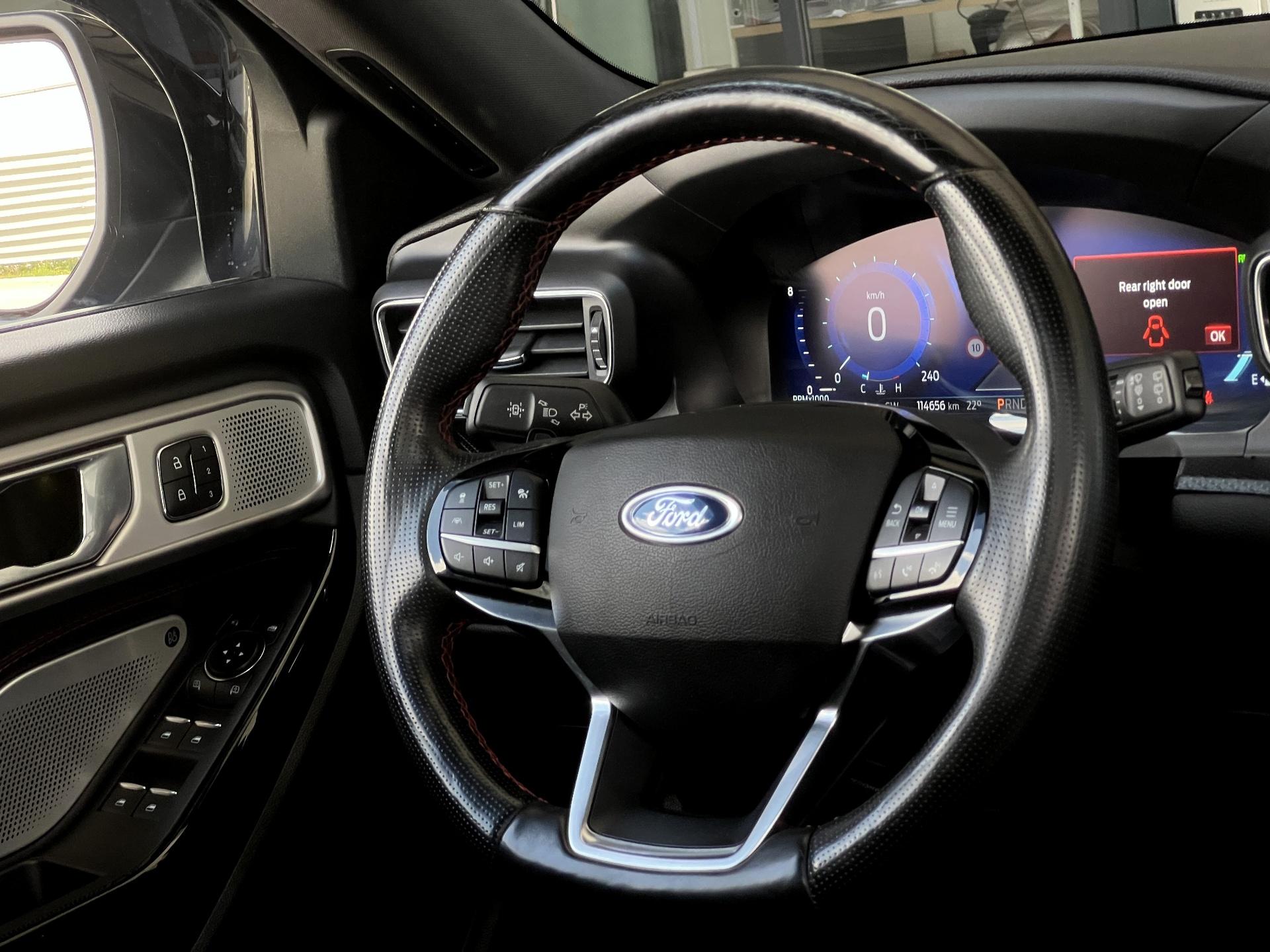 Ford-Explorer
