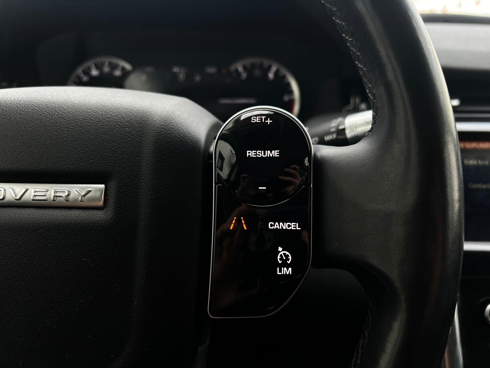 Land Rover-Discovery Sport