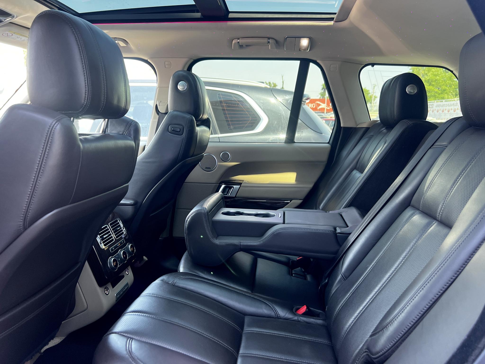 Land Rover-Range Rover Vogue