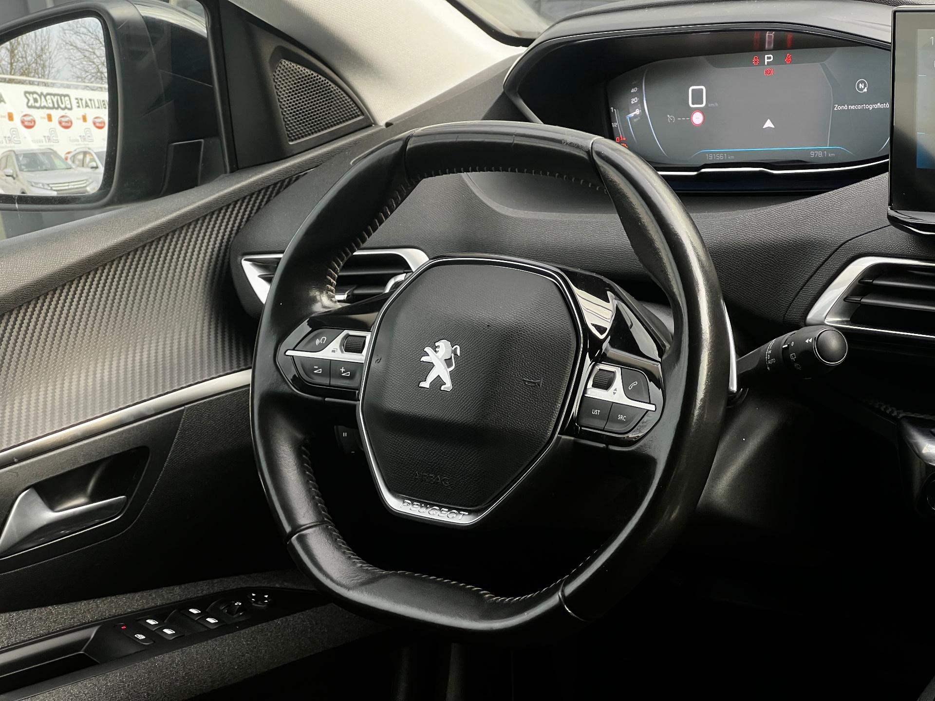 Peugeot-3008