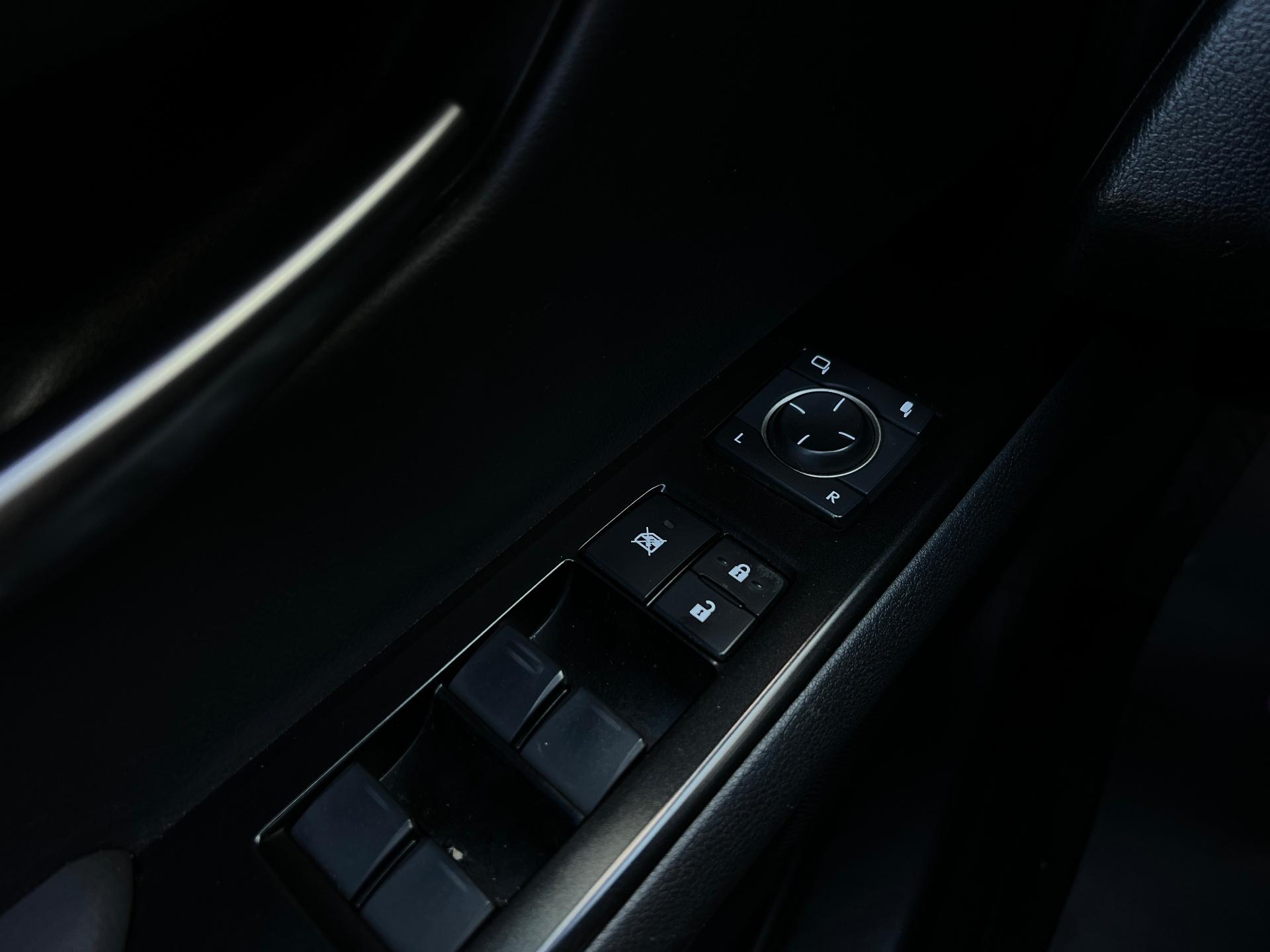 Lexus-UX