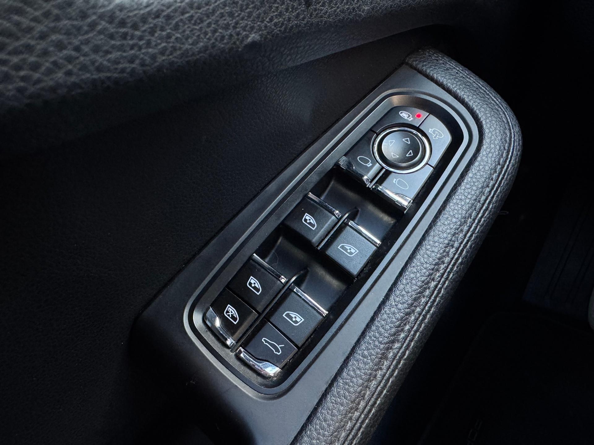Porsche-Macan
