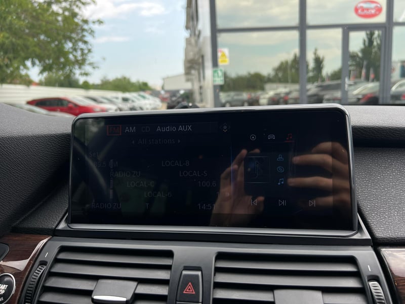 Car Thumb