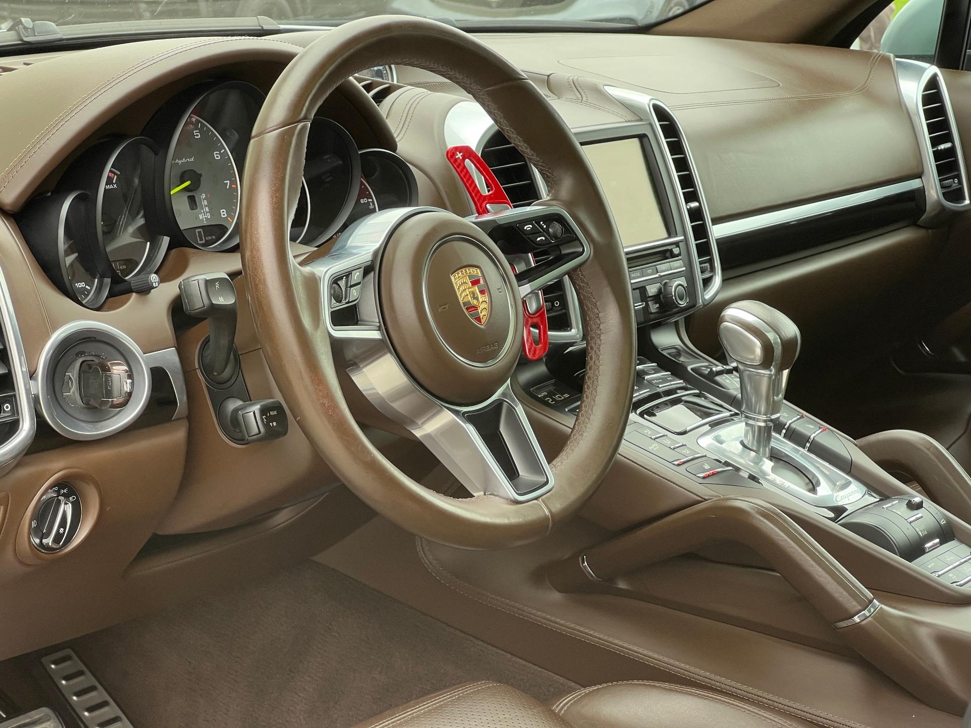 Porsche-Cayenne