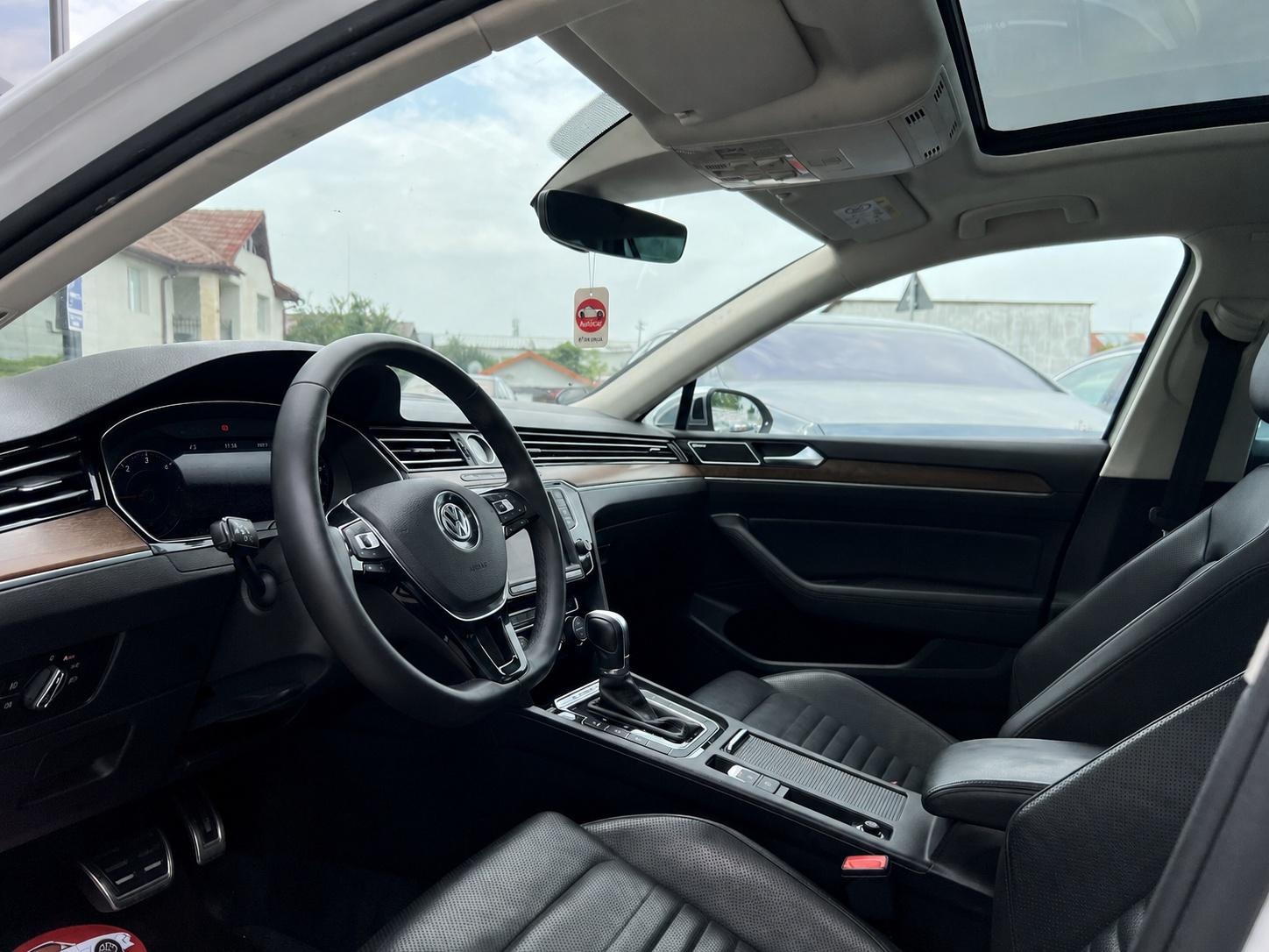 Volkswagen-Passat Alltrack
