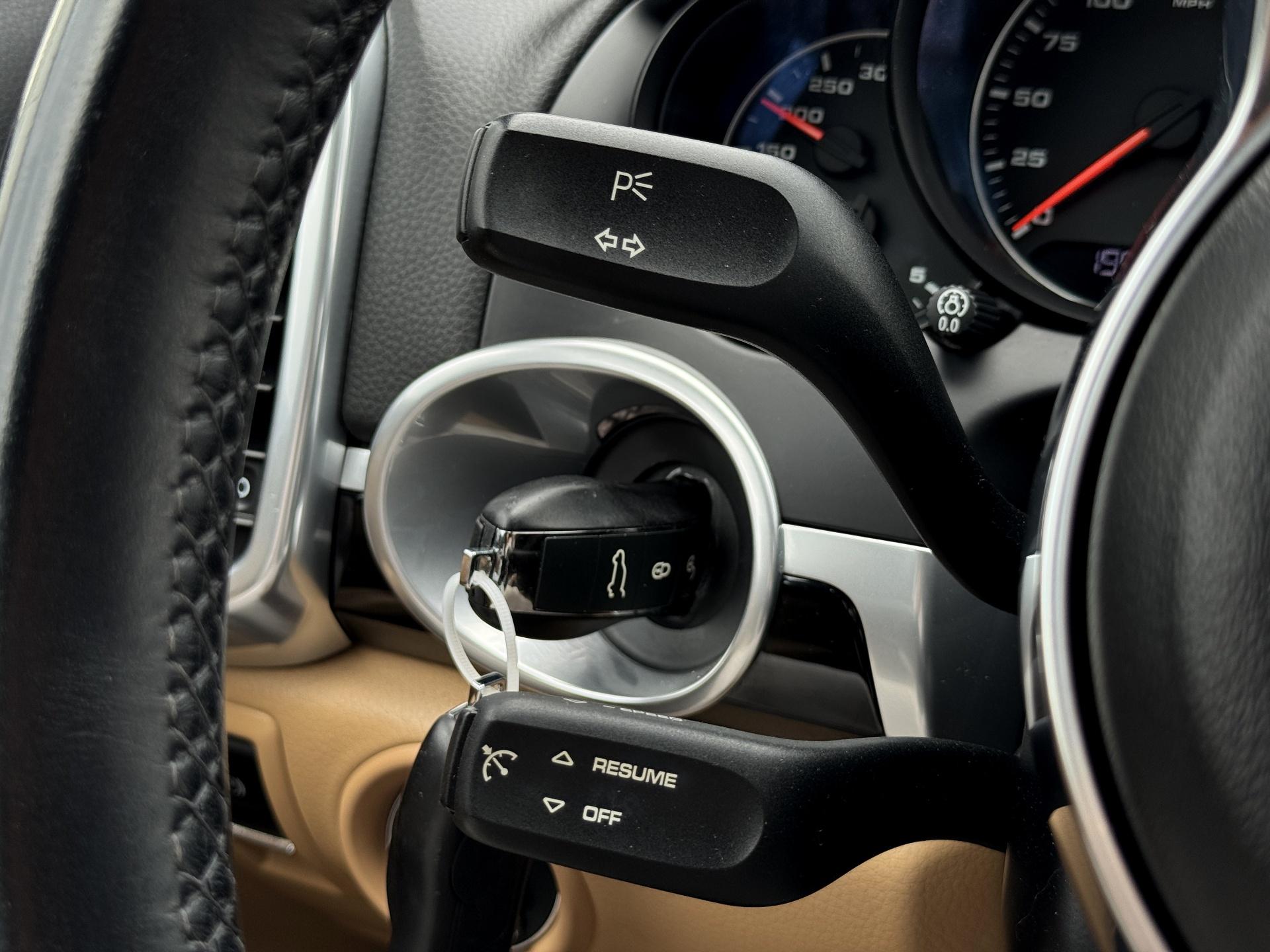 Porsche-Cayenne