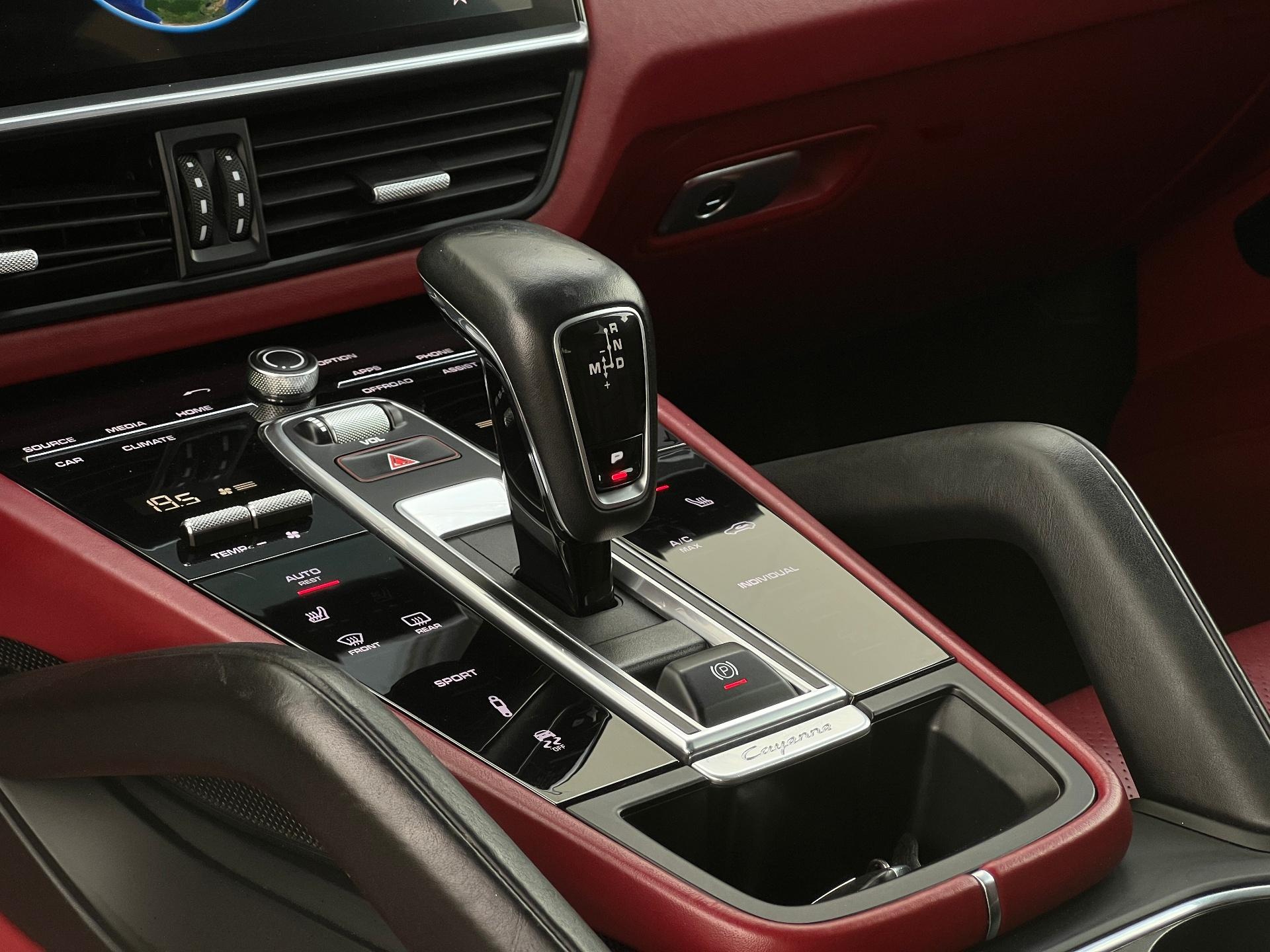 Porsche-Cayenne