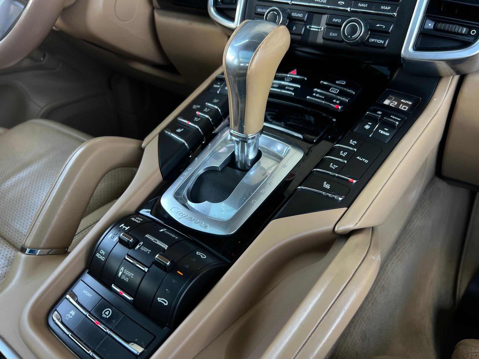 Porsche-Cayenne