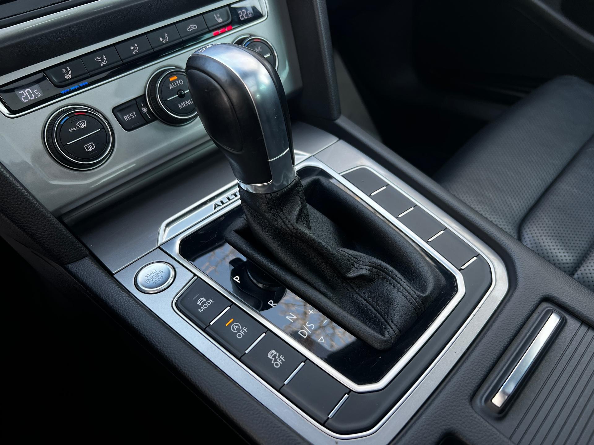 Volkswagen-Passat Alltrack