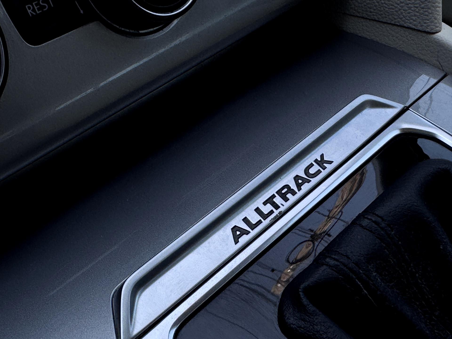 Volkswagen-Passat Alltrack