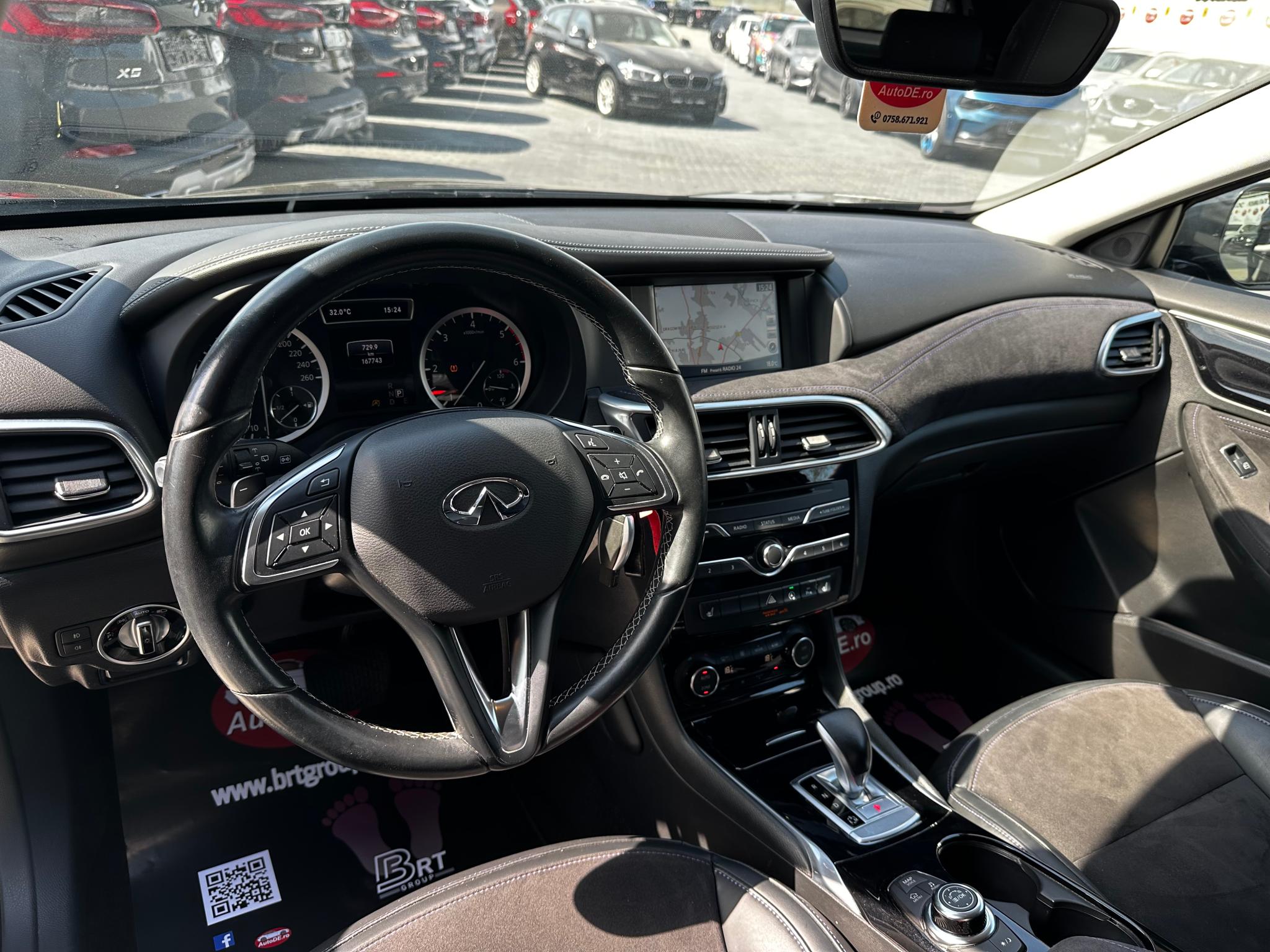 Infiniti-Q30