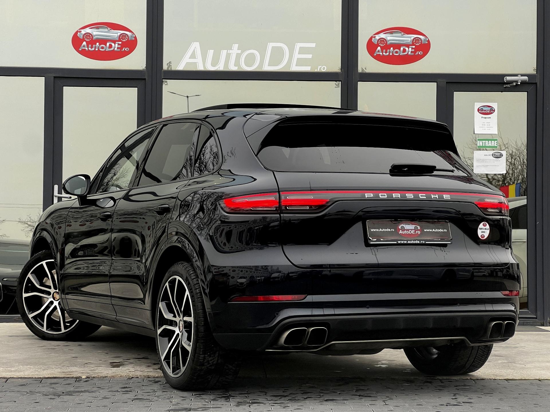 Porsche-Cayenne