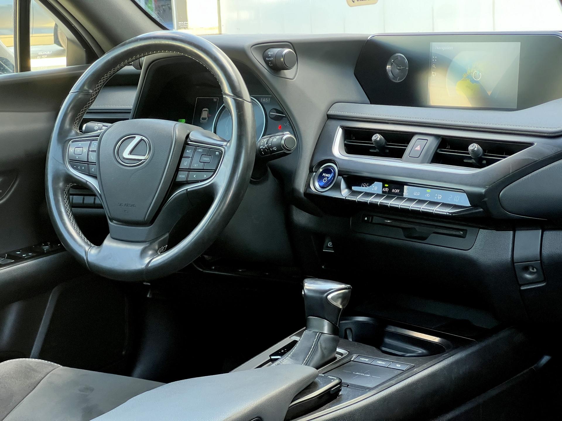 Lexus-UX