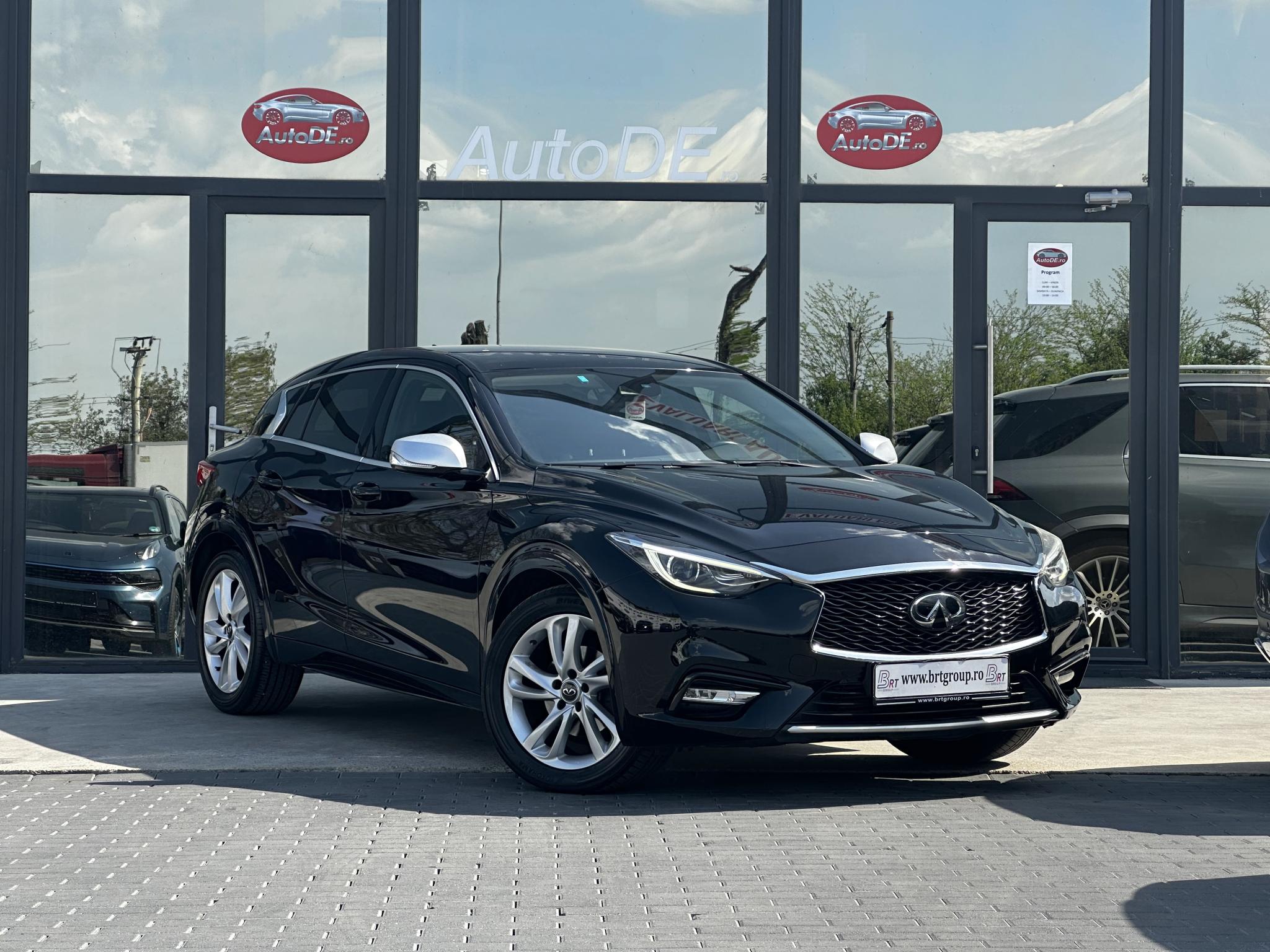 Infiniti-Q30