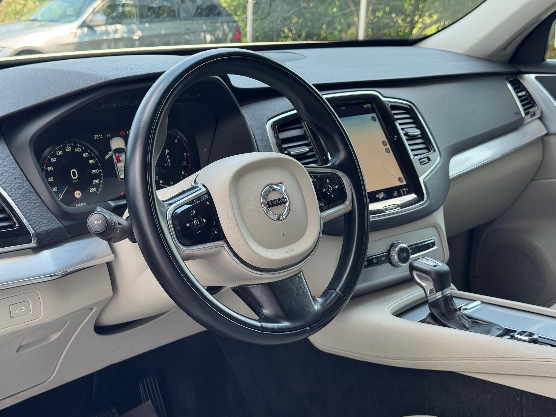Volvo-XC 90