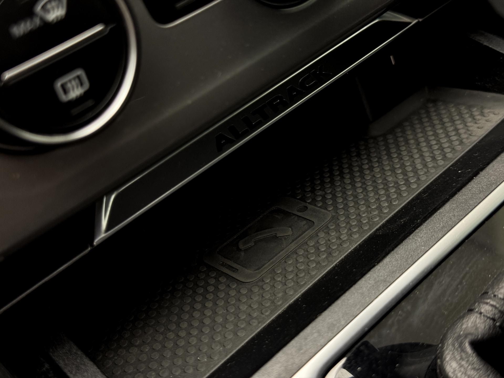 Volkswagen-Passat Alltrack
