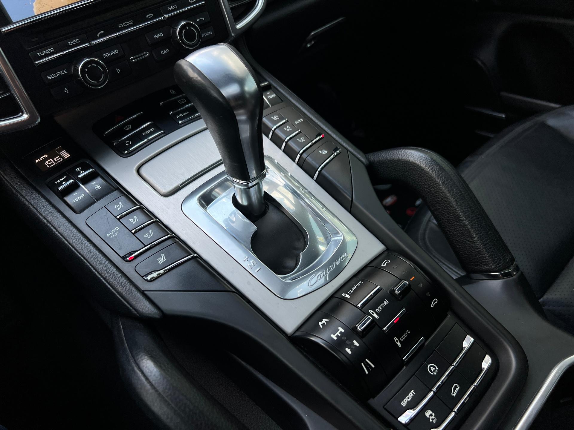 Porsche-Cayenne