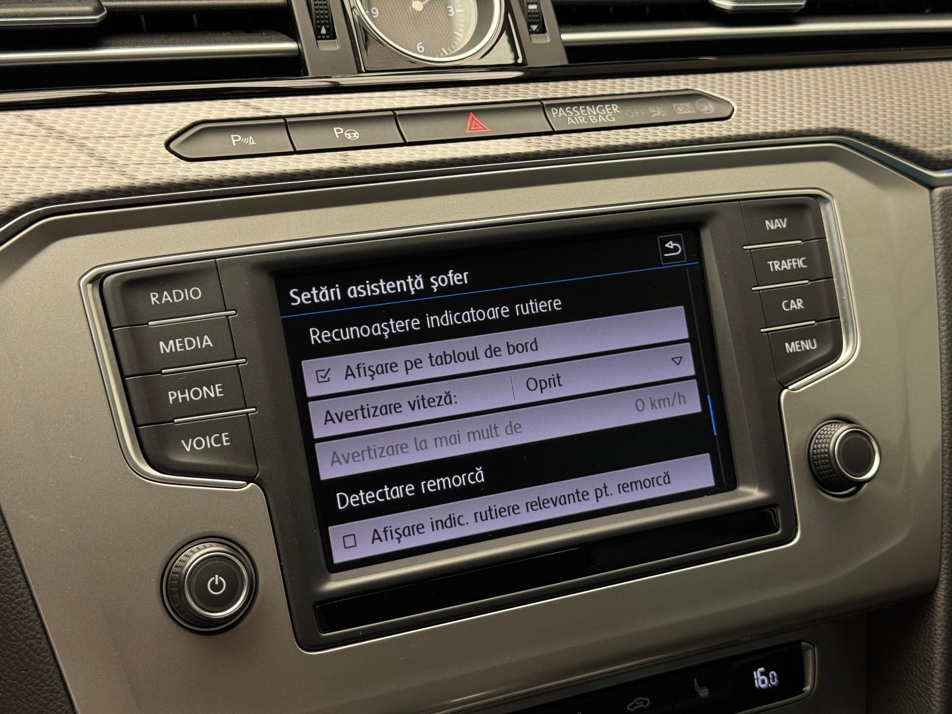 Volkswagen-Passat Alltrack