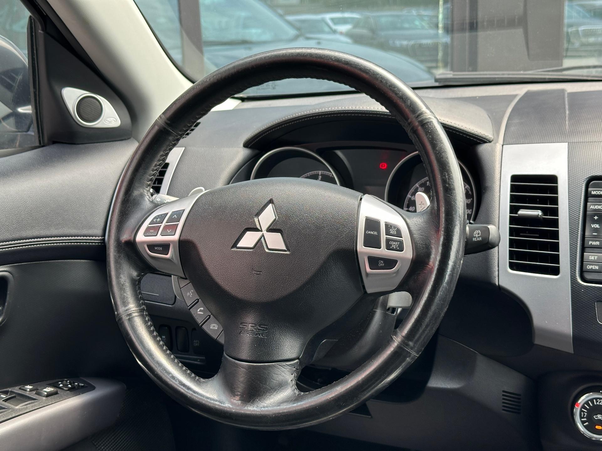 Mitsubishi-Outlander
