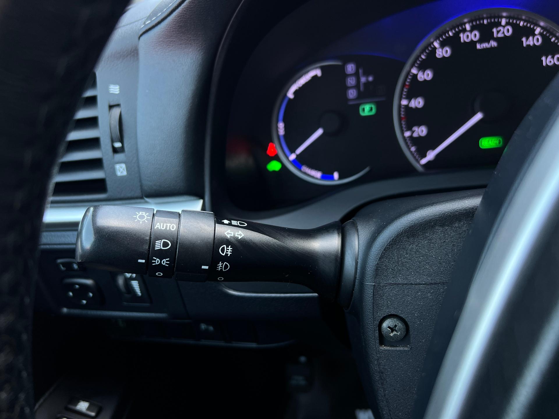 Lexus-CT 200h