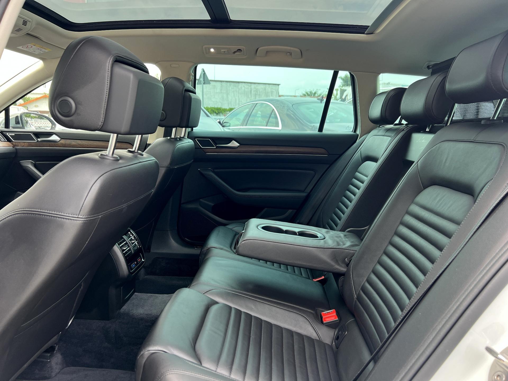 Volkswagen-Passat Alltrack